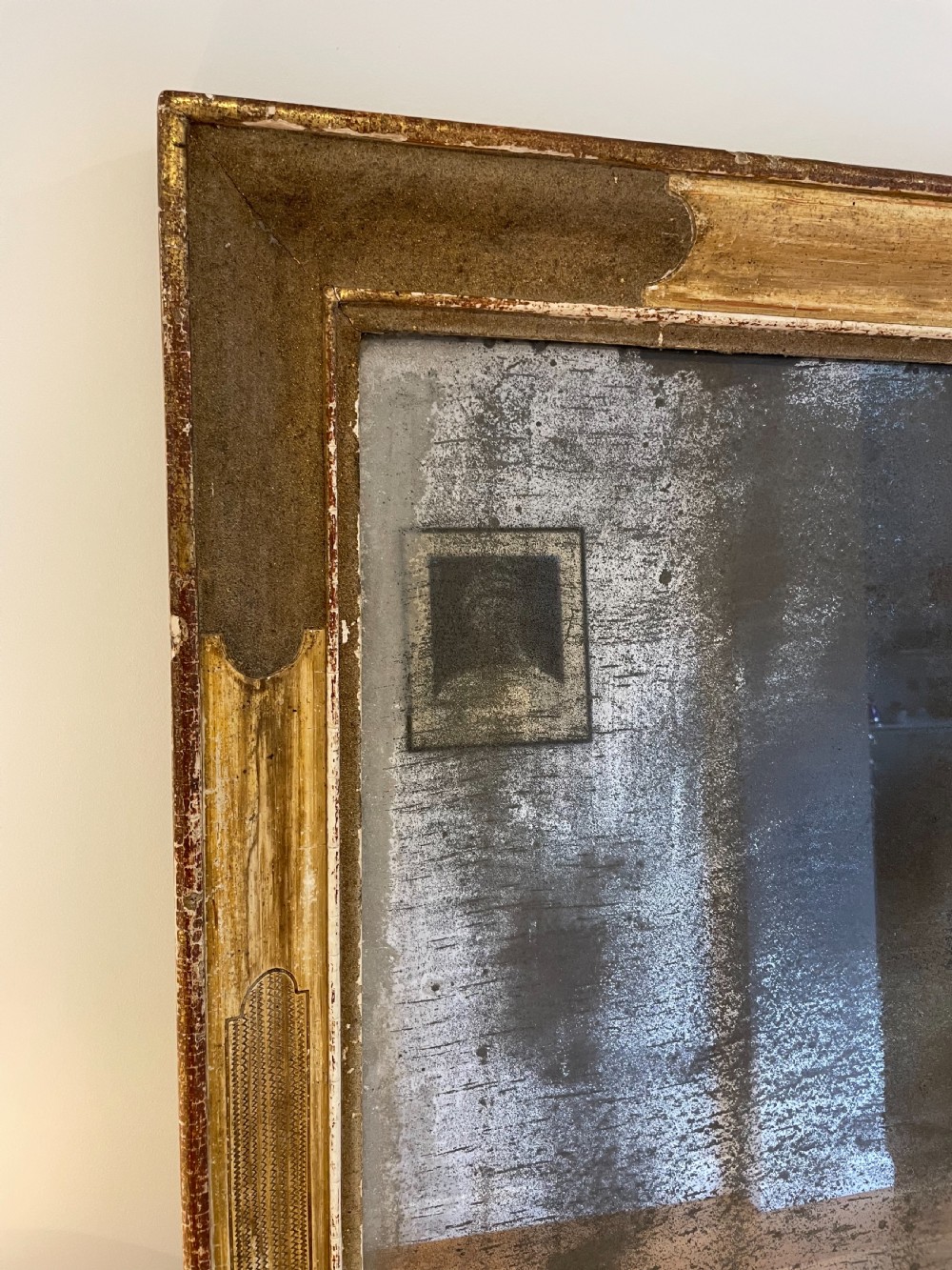 Antique gilt mirror View II
