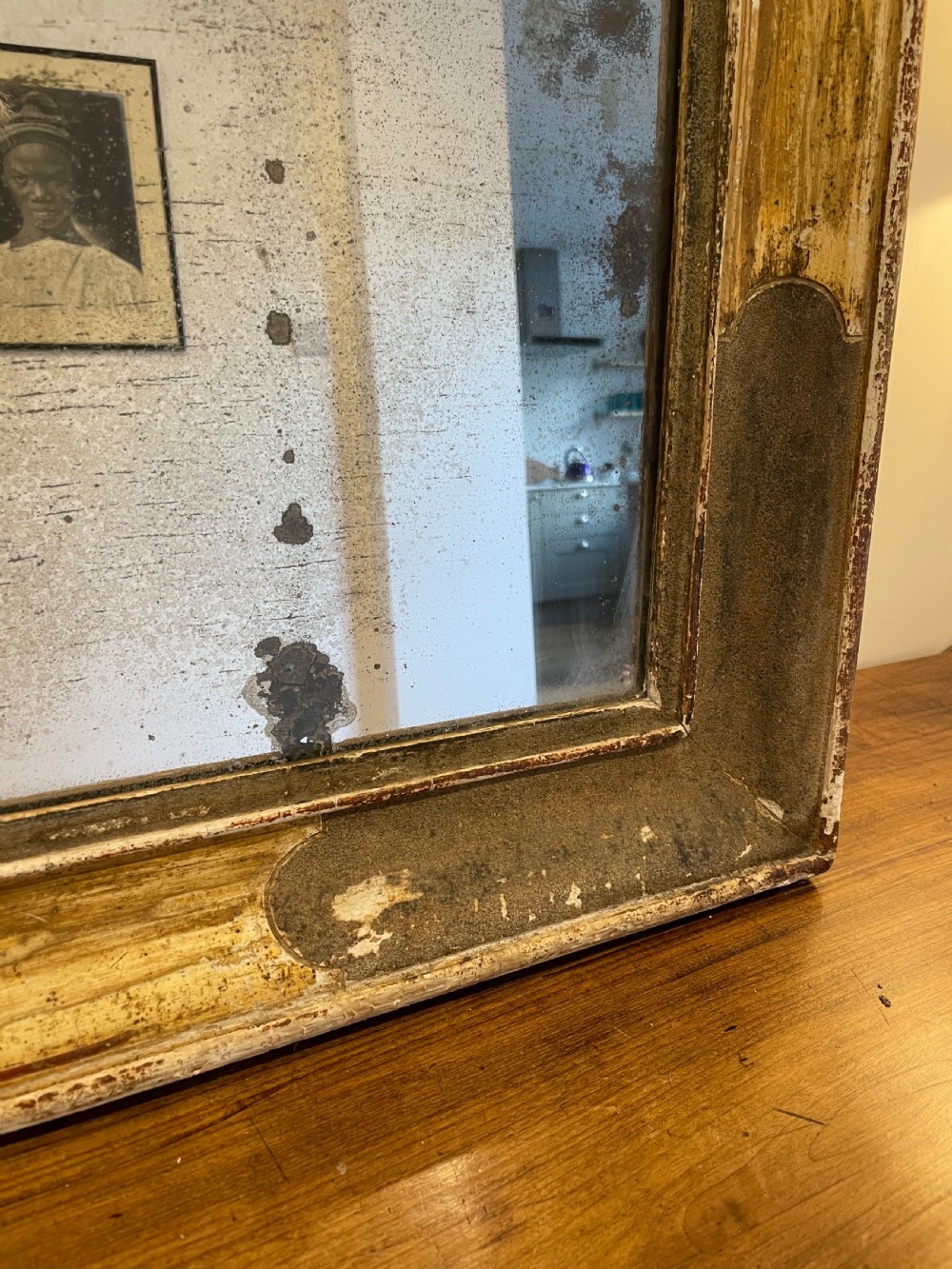 Antique gilt mirror View III