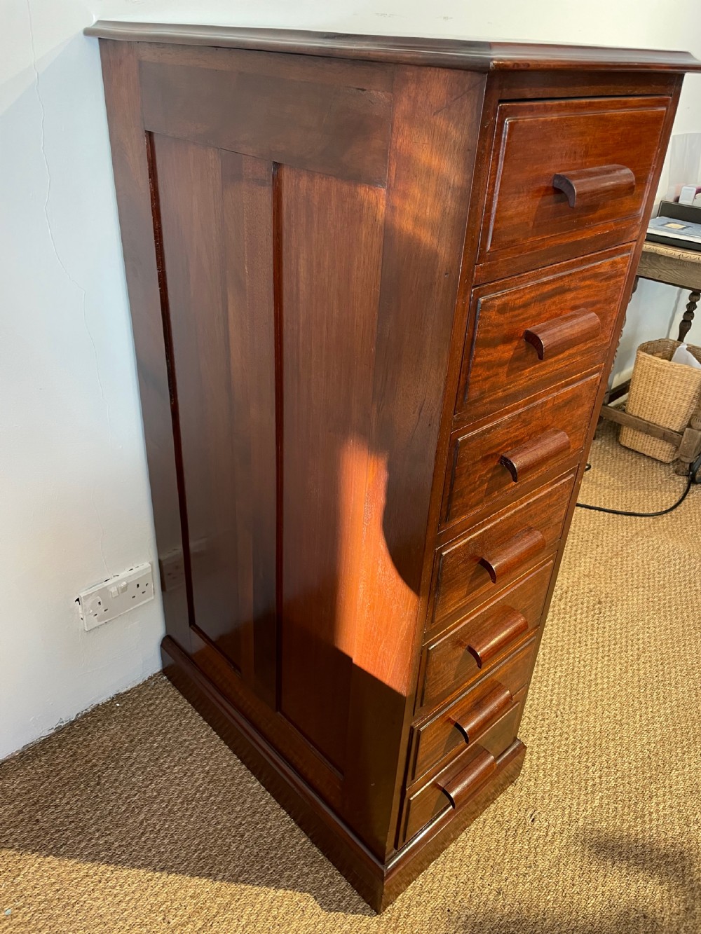 Filing cabinet  View II