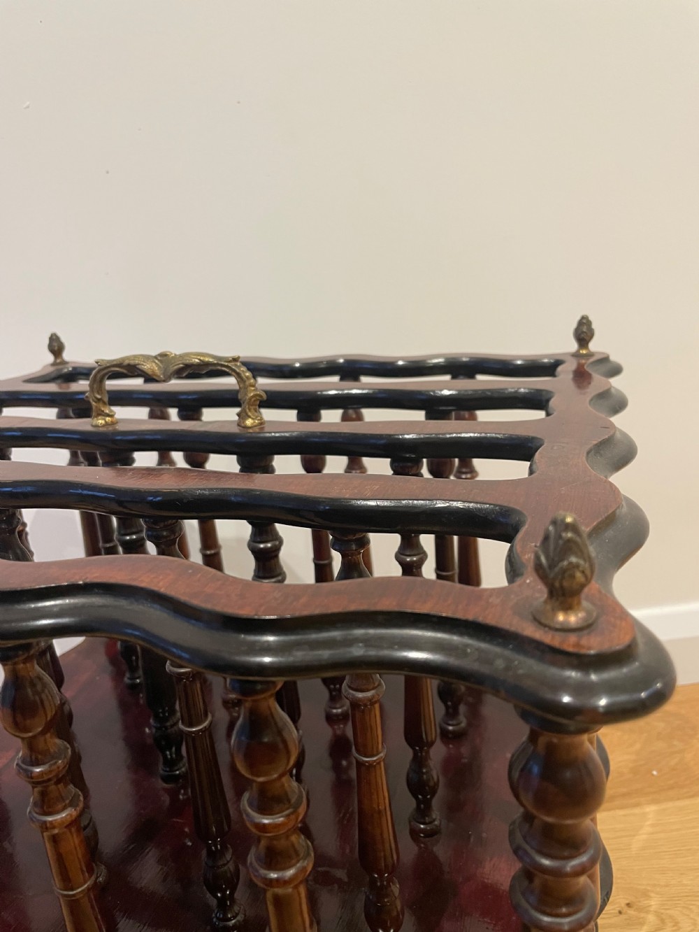 Canterbury , magazine rack
 View V