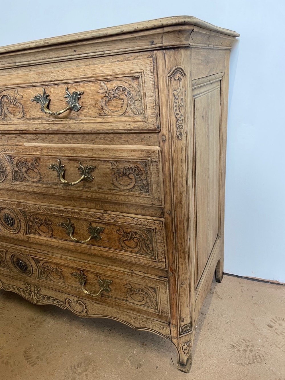 Scrubbed oak 4 drawer commode , chest of drawers  View II