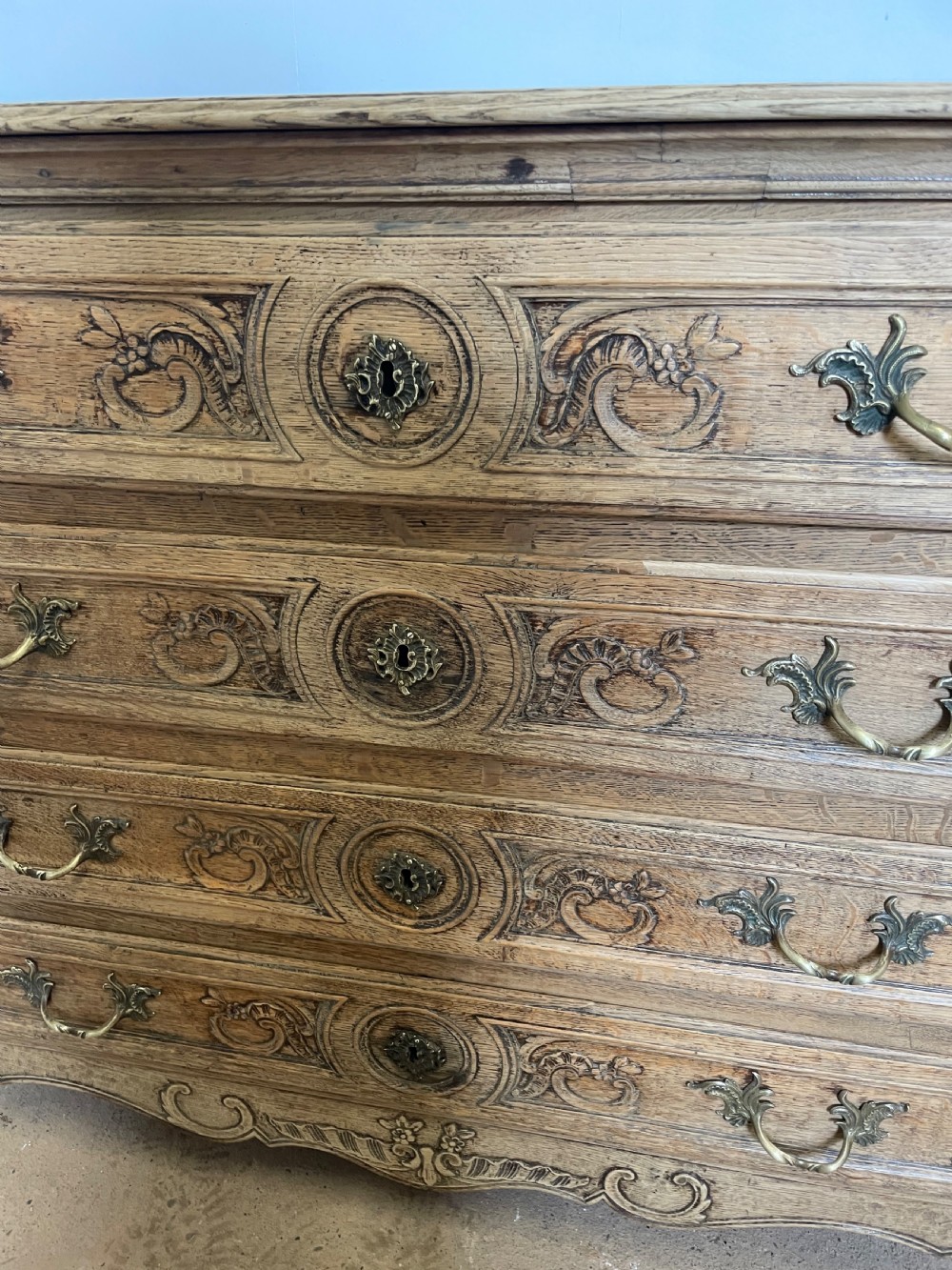 Scrubbed oak 4 drawer commode , chest of drawers  View V