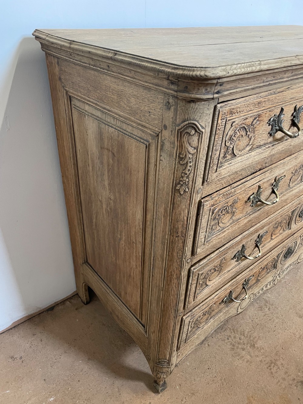 Scrubbed oak 4 drawer commode , chest of drawers  View VII