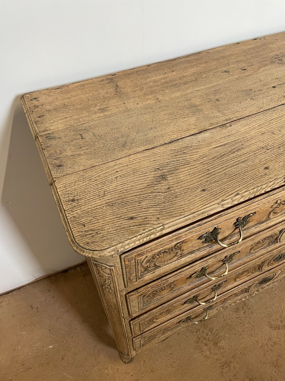 Scrubbed oak 4 drawer commode , chest of drawers  View VIII