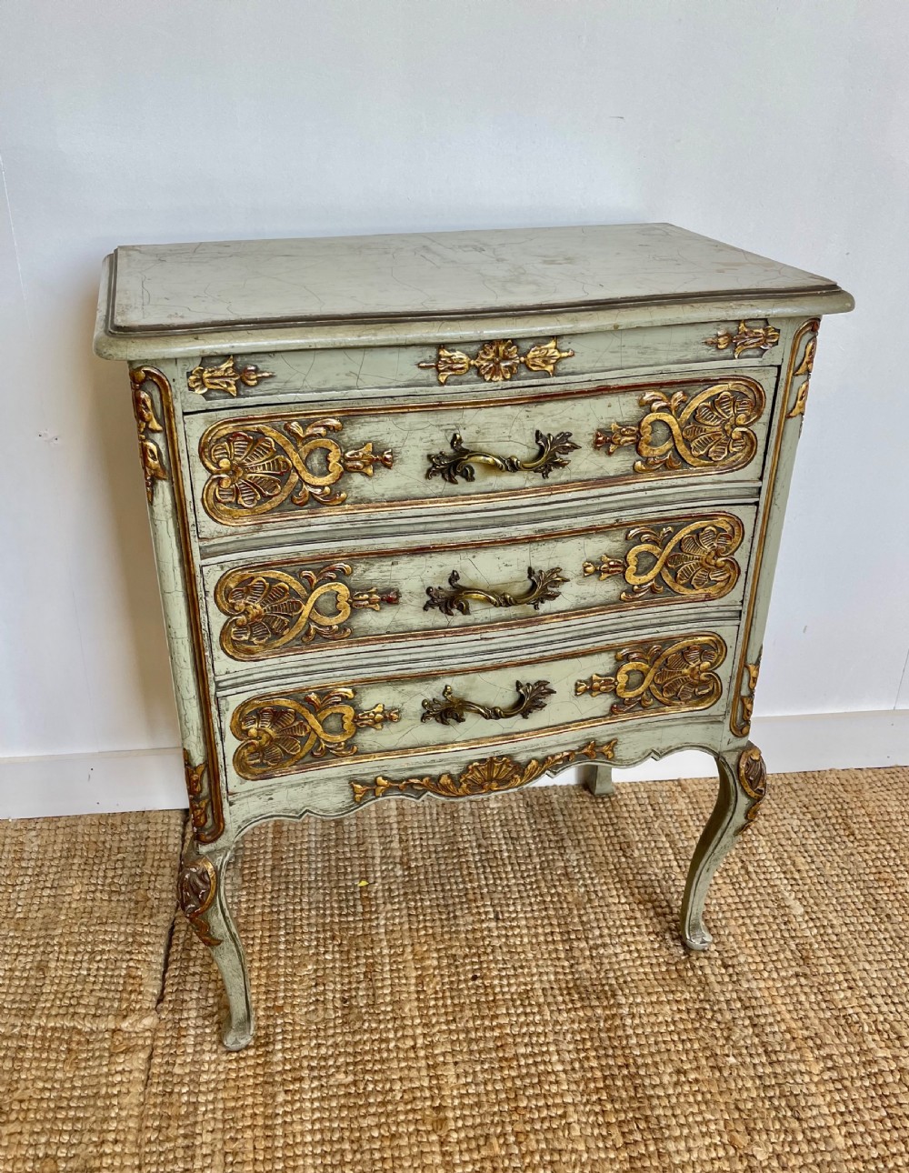 Small lacquered chest of drawers / commode 
