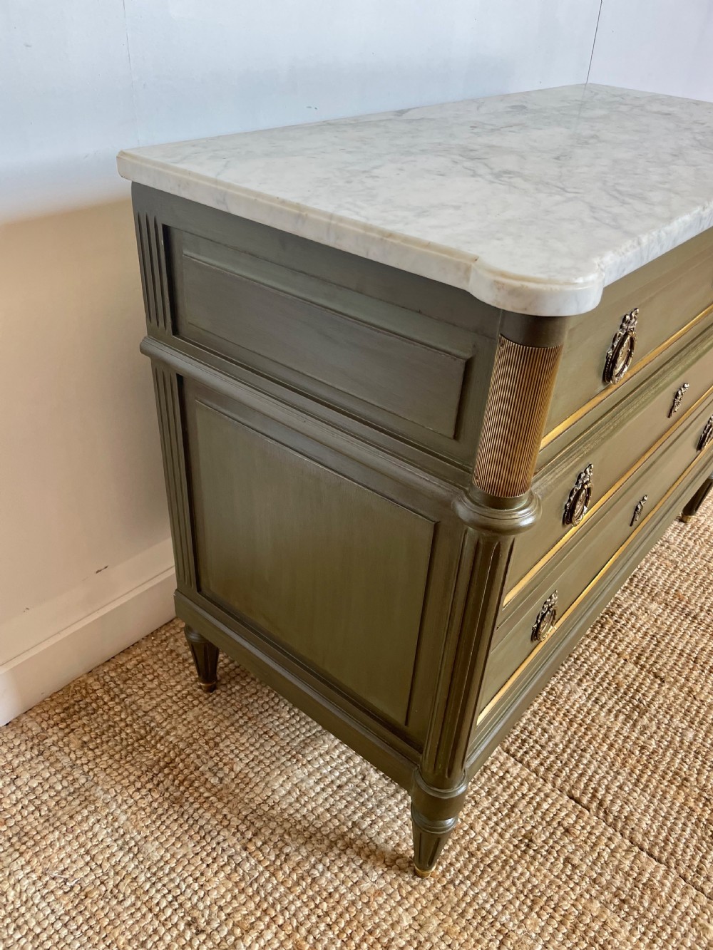Louis XVI style painted chest of drawers / commode  View VIII