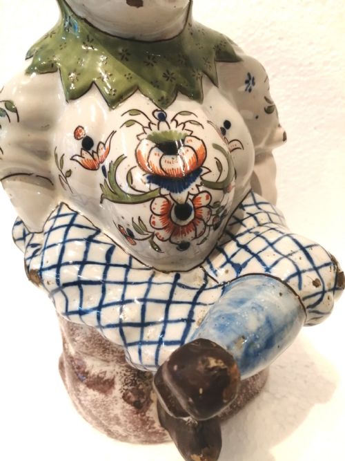 AN INTERESTING 18TH CENTURY DUTCH PORCELAIN JUG AS A JESTER - ADDITIONAL PHOTO 6