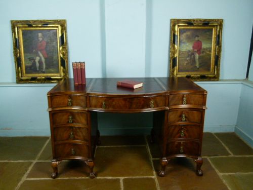 fig 1. Superb Quality Edwardian Mahogany Serpentine Pedestal Desk