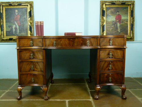 fig 2. Superb Quality Edwardian Mahogany Serpentine Pedestal Desk