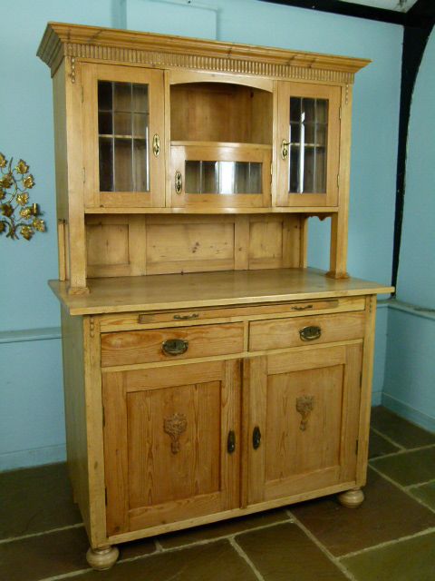 fig 5. Pretty Victorian Antique Pine Dresser