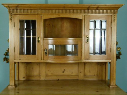 fig 6. Pretty Victorian Antique Pine Dresser