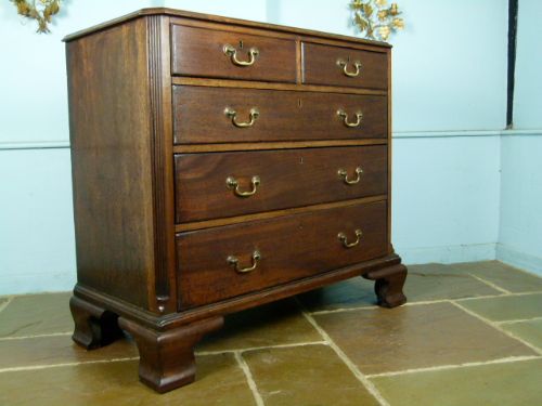 Charming Georgian Oak Chest of Drawers
