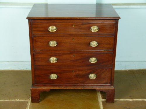 fig 1. Elegant Georgian Mahogany Commode Side Table Cabinet