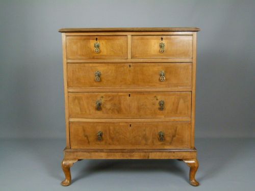 Early 20th Century Walnut Chest of Drawers
