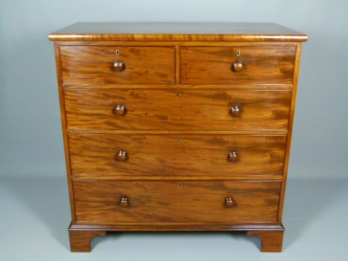 Georgian Mahogany Chest of Drawers
