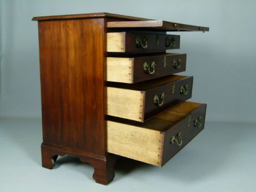 fig 3. Elegant Georgian Mahogany Small Chest Of Drawers