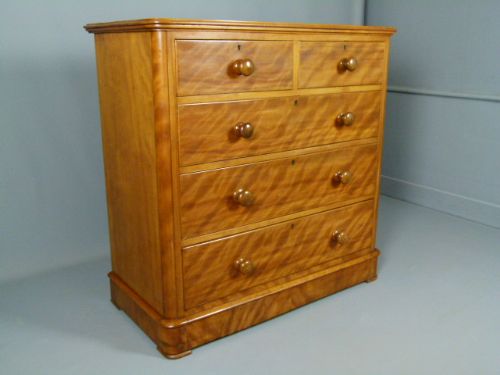 Lovely Victorian Satinwood Chest of Drawers.