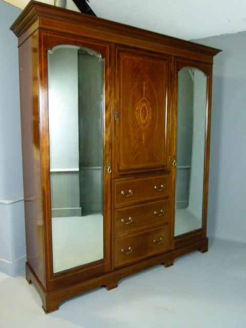 Super Quality Edwardian Mahogany Compactum Wardrobe

