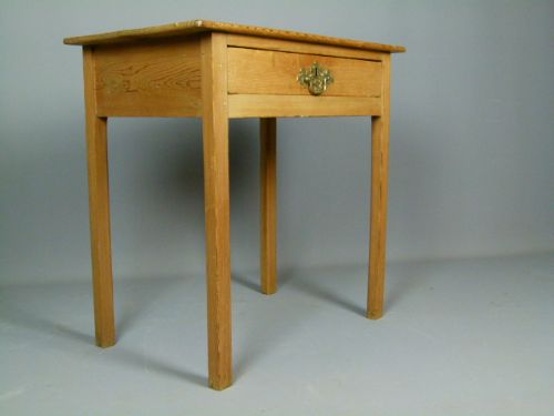 Very Charming Georgian Antique Pine Side Hall Table.