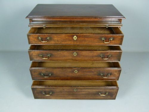 fig 3. Elegant Georgian Small Mahogany Chest Of Drawers 