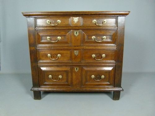 Charming 17th Century Oak Chest of Drawers.