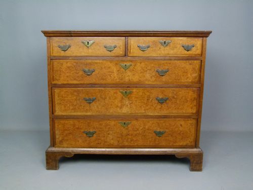Early 18th Century Walnut Chest of Drawers