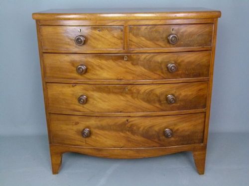 Early 19th Century Georgian Mahogany Bow-front Chest of Drawers