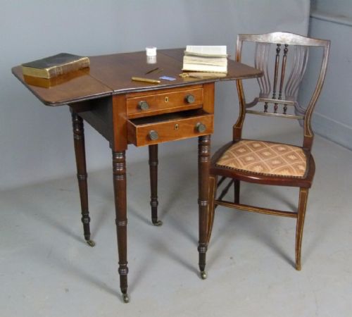 Elegant Regency Mahogany Pembroke Work / Lamp / Side Table
