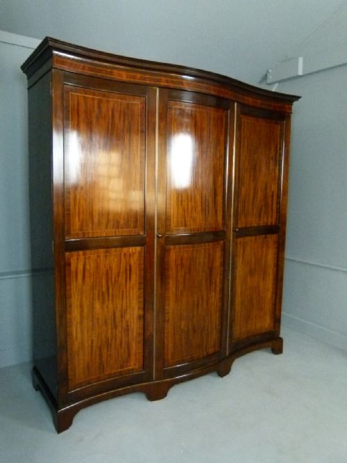 Elegant Edwardian Serpentine Mahogany Wardrobe