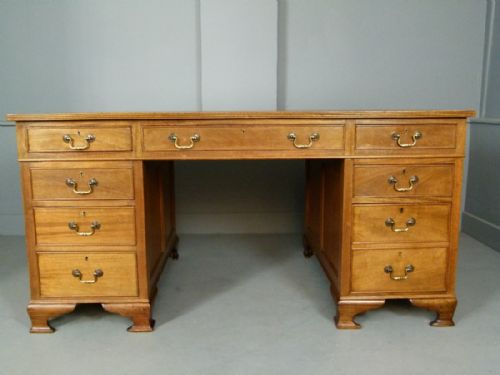 fig 1. Quality Early 20th Century Light Mahogany Pedestal Desk c1920