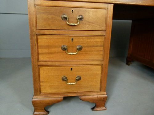 fig 2. Quality Early 20th Century Light Mahogany Pedestal Desk c1920