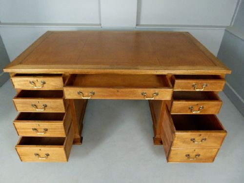 fig 4. Quality Early 20th Century Light Mahogany Pedestal Desk c1920