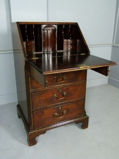 fig 3. Unusual Georgian 18thc Small Mahogany Bureau