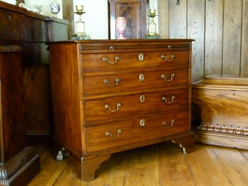 Charming Georgian Mahogany Chest of Drawers with Brushing Slide