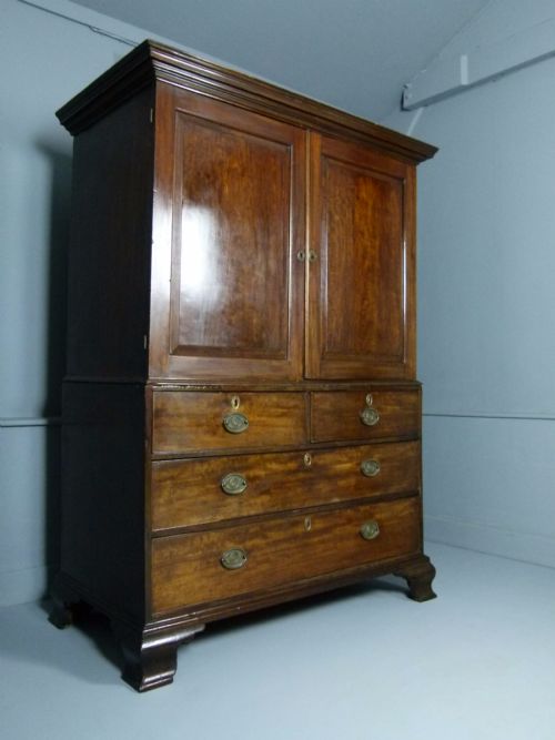 Georgian Mahogany Wardrobe / Linen Press C1760.