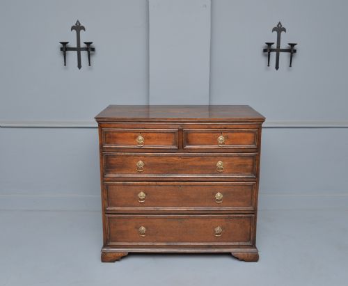 Charming Early 18th Century Oak Chest of Drawers