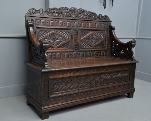 Charming Victorian Carved Oak Bench Settle