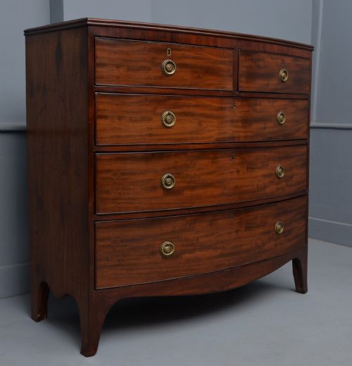 Elegant Georgian Mahogany Bow-front Chest of Drawers