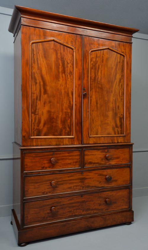 Handsome Regency Mahogany Linen-press