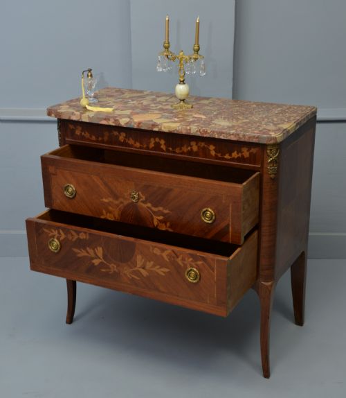 Stunning French Marquetry Kingwood Commode / Chest of Drawers