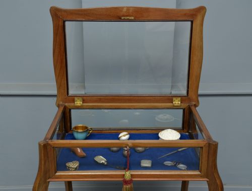 fig 3. Pretty Edwardian Mahogany Bijouterie Trinket Display Table