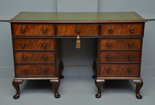 Edwardian Mahogany Pedestal Desk