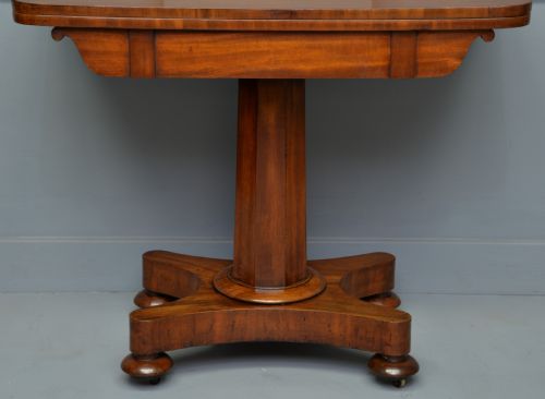 fig 3. Elegant William IV Mahogany Games Table