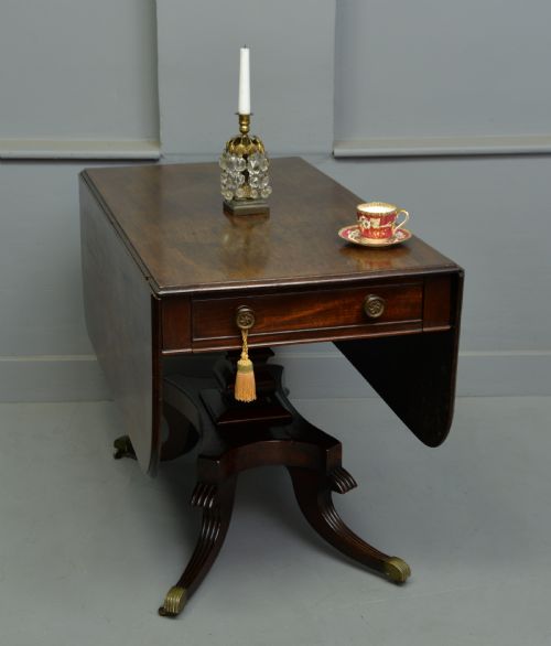 Regency Mahogany Drop-leaf Dining / Breakfast Table