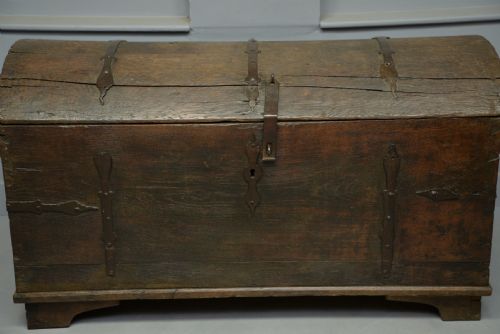 fig 2. 18th Century Oak Seaman`s Chest-Treasure Chest !