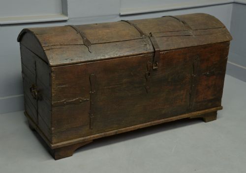 fig 3. 18th Century Oak Seaman`s Chest-Treasure Chest !