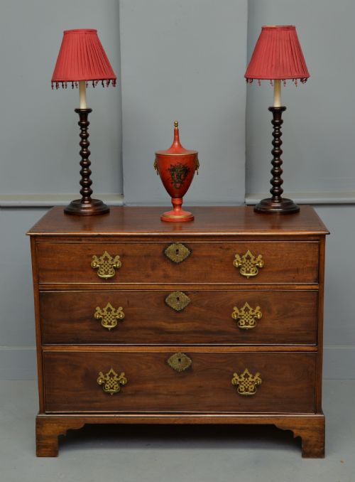Charming Georgian Mahogany Chest of Drawers