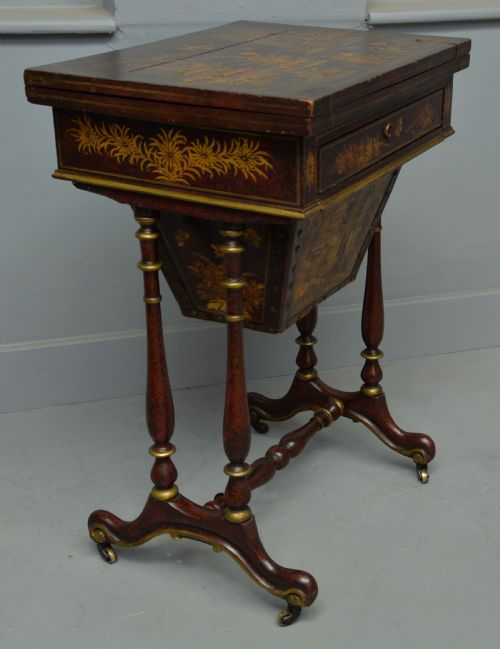 Early 19th Century Chinoiserie Red-lacquered Games / Sewing Table