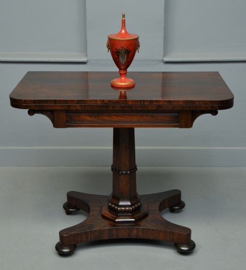 Elegant William IV Rosewood Games / Card Table