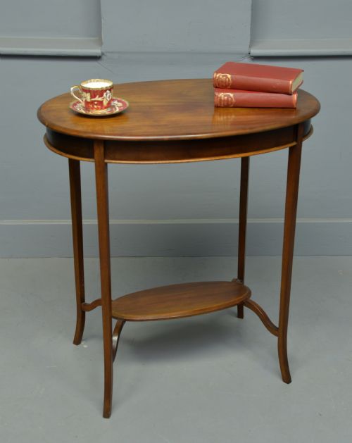 Edwardian Mahogany Oval Side / Lamp Table